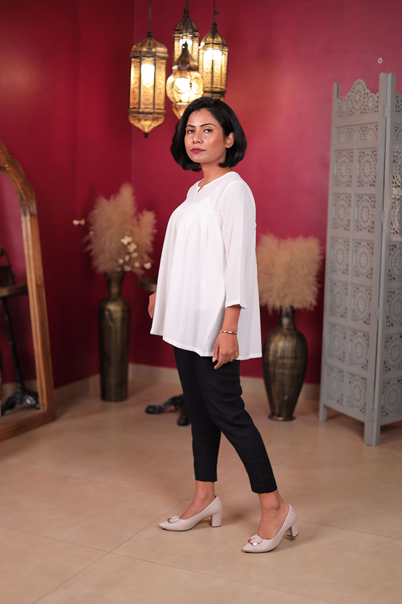 Women’s White Flared Top with Round Neck & 3/4 Sleeves – Casual Wear Tunic Women’s White Flared Top with Round Neck & 3/4 Sleeves – Casual Wear Tunic