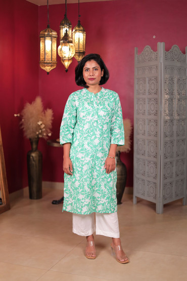 Short Green Floral Printed Cotton Kurta for Women