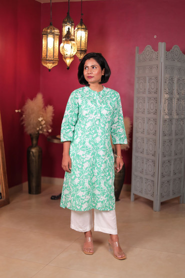Short Green Floral Printed Cotton Kurta for Women